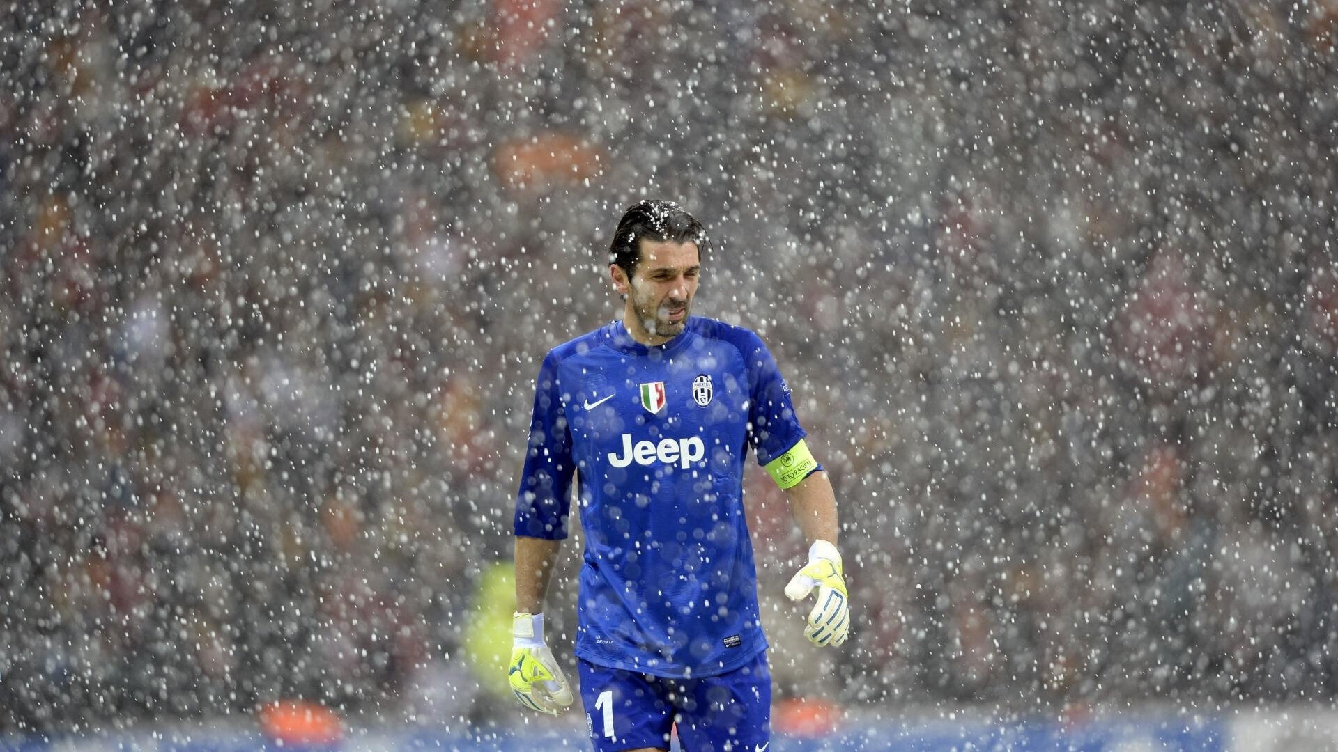 _女子足球联赛：青春激昂，逐梦足迹_，女子足球队比赛